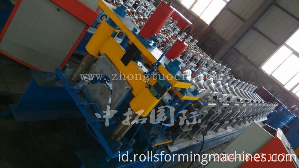 Ridge roll membentuk mesin (5) Ridge roll forming machine (5)